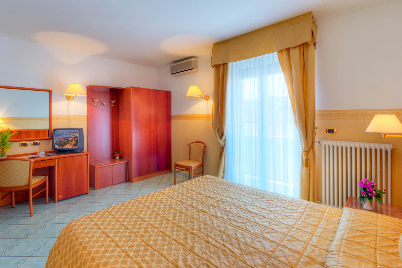 Hotel Il Caminetto Porto San Giorgio Zewnętrze zdjęcie